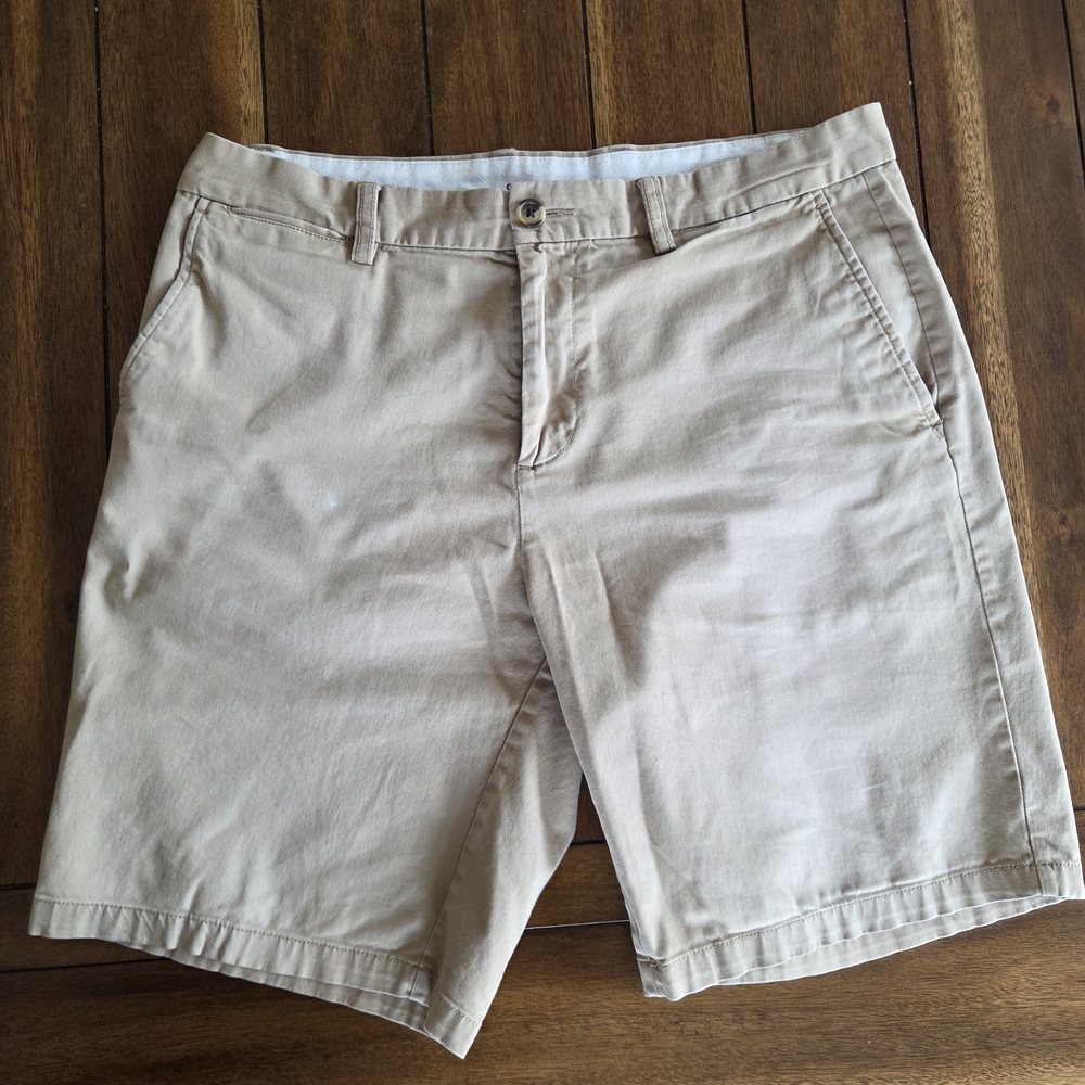 Old Navy Men's Khaki Flat Front Shorts